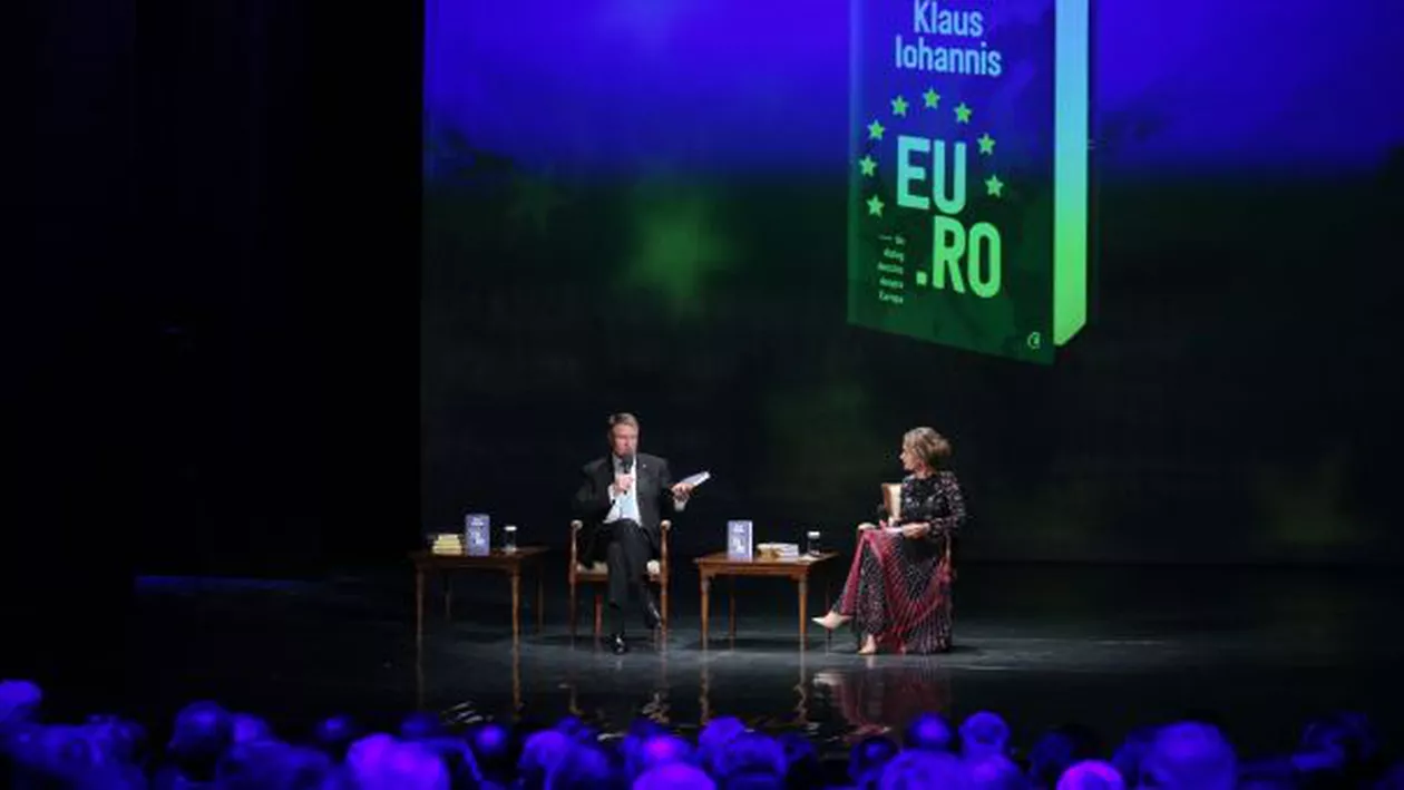 Iohannis, la lansarea noii sale cărți: Avem, din păcate, persoane publice care au dificultăți în a se exprima coerent / Românii nu așteaptă doar bani, ci și un stat de drept, șanse egale, meritocrație (FOTO)