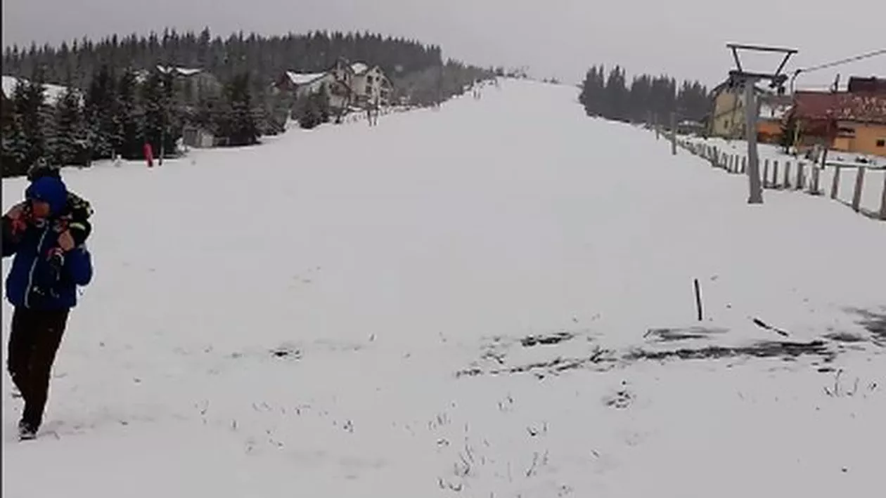 NINGE CA-N POVEȘTI, în România! Stratul de ZĂPADĂ are chiar și 5 METRI! VEZI AICI ZONELE cele mai AFECTATE! (VIDEO)