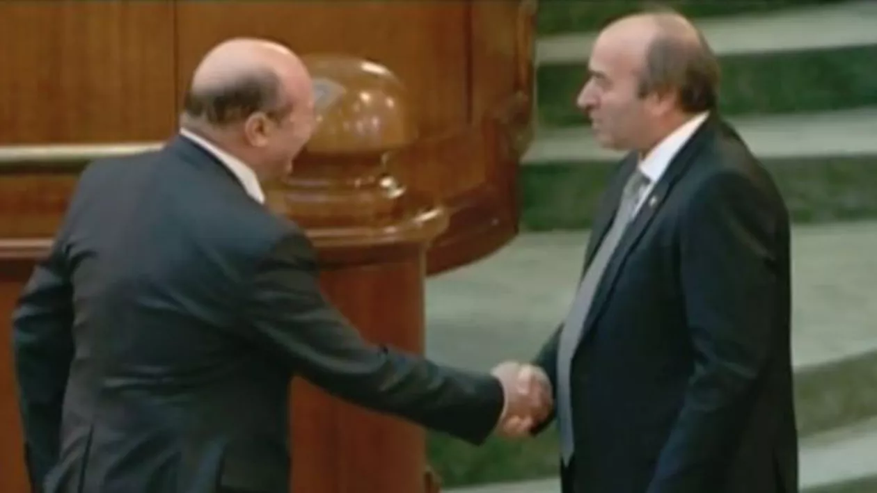 Traian Băsescu: Îi spun marelui profesor Tudorel Toader că a greșit. Eu nu îmi depuneam demisia în locul dânsului (VIDEO)