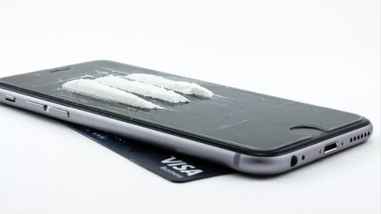 Captură importantă a poliţiştilor: În apartamentul din Mamaia al unui cetăţean britanic au fost găsite peste 50 de grame de cocaină şi amfetamină