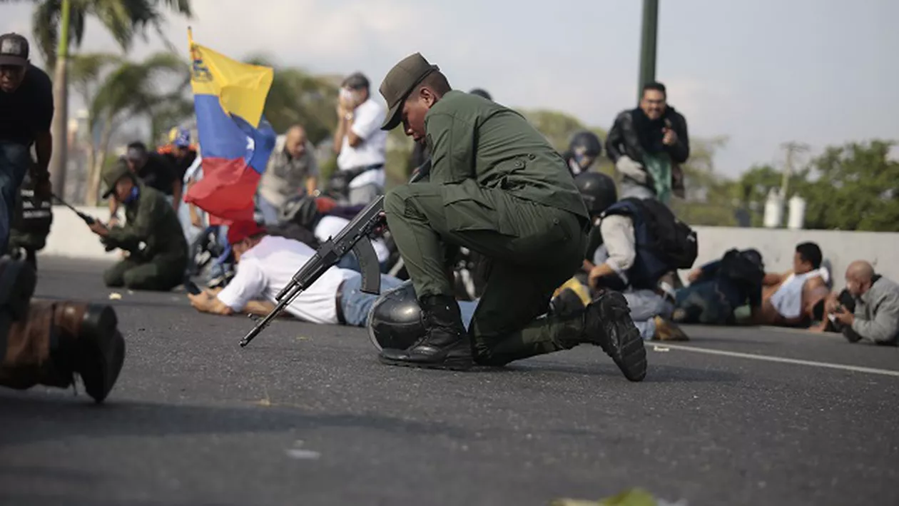 UPDATE // Juan Guaidó a cerut populaţiei să vină la 'cel mai mare marş' din istoria ţării (FOTO, VIDEO)