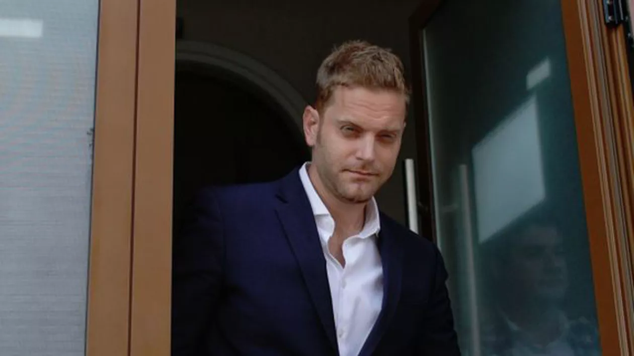 Ilan Laufer a adormit la audierile din dosarul delapidării de la magazinul Unirea: Fostul ministru, obosit după minivacanța de Paște și 1 Mai (VIDEO)