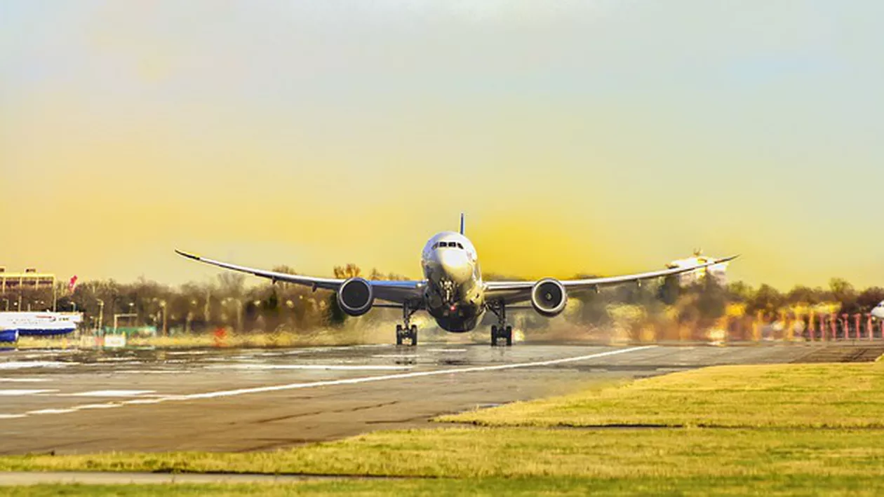 O mașină a intrat în avionul cancelarului german Angela Merkel: Aeronava tocmai aterizase