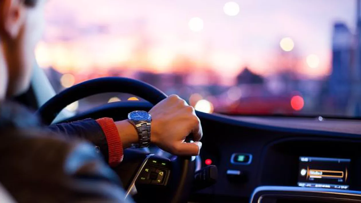 Clever reacționează după intrarea în vigoare a modificărilor aduse Legii taximetriei