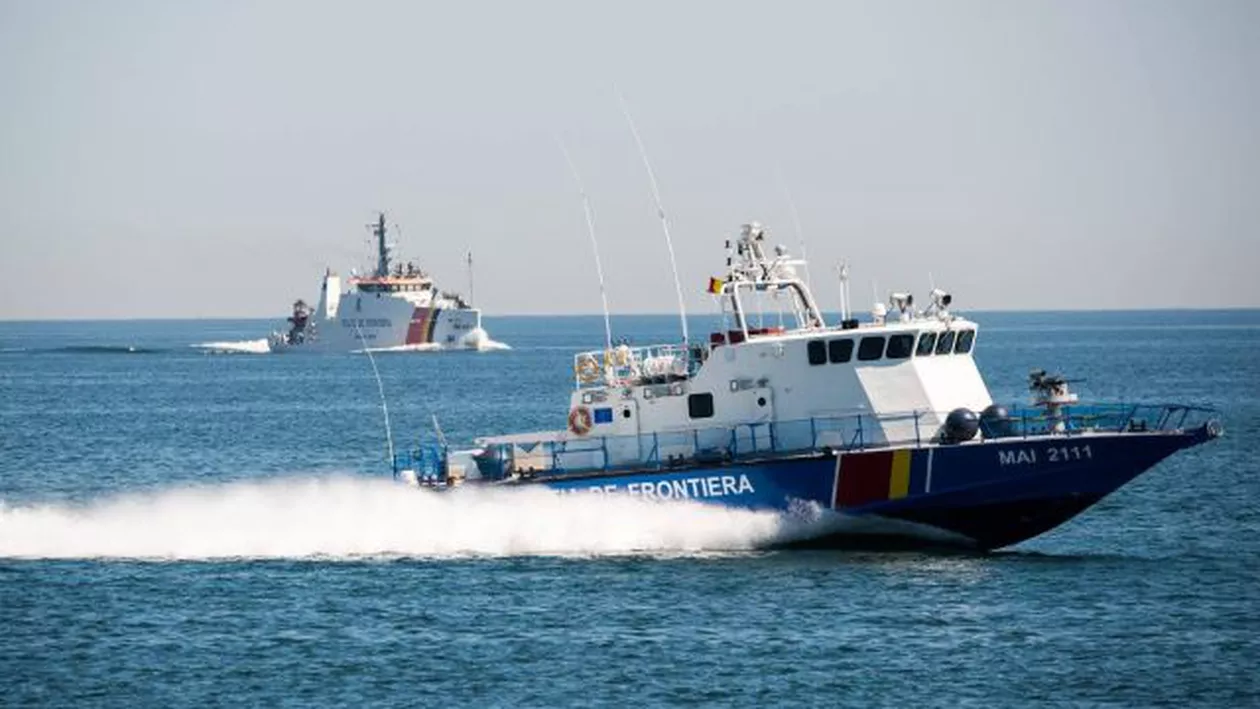 Incident cu focuri de armă în Marea Neagră: Trei marinari au fost răniți și un pescador s-a scufundat (VIDEO)