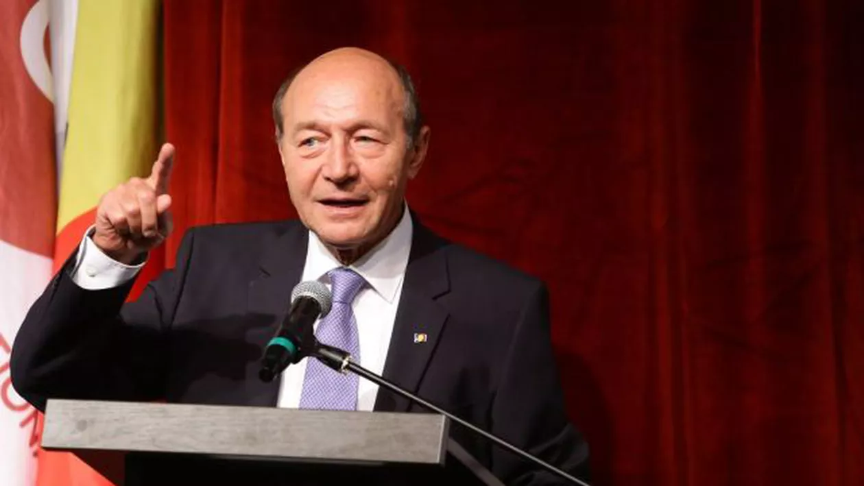 Traian Băsescu: Îndemn toți oamenii să meargă la referendum să voteze DA, chiar dacă nu înțeleg a doua întrebare. Altfel, tot PSD-ul va fi la nunta ordonanțelor de urgență pe justiție