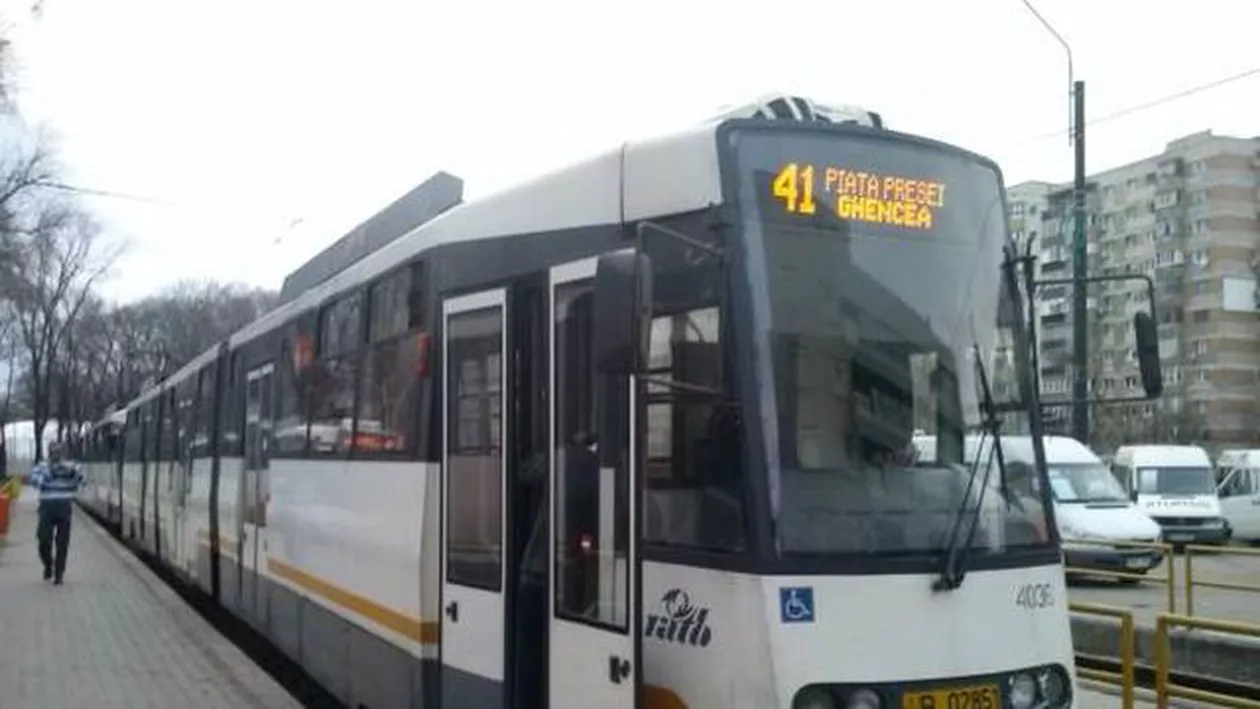 Ministrul Dezvoltării și primarul Capitalei au semnat 11 contracte de peste 233 de milioane de euro pentru modernizarea transportului public din București 