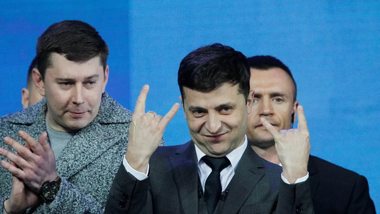 La doar două zile de la investire, noului preşedinte al Ucrainei i s-a cerut deja demisia