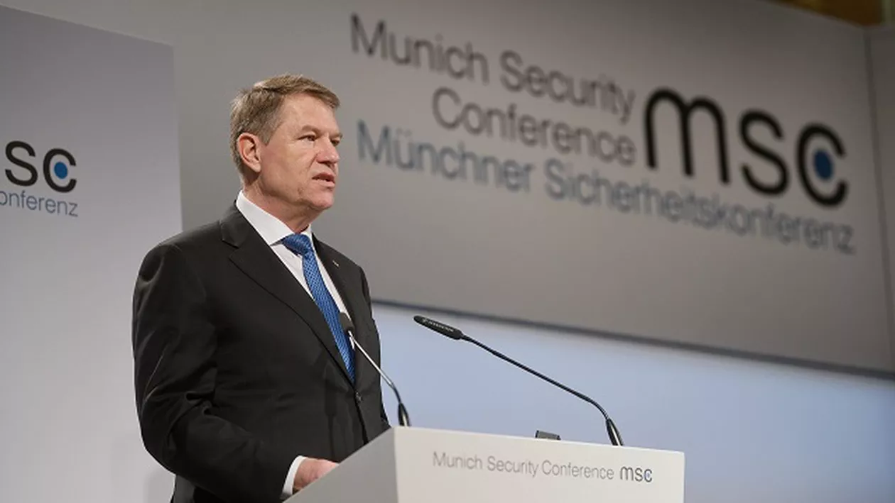 Klaus Iohannis atacă la CCR Legea nr. 7/2006 privind statutul funcționarului public parlamentar