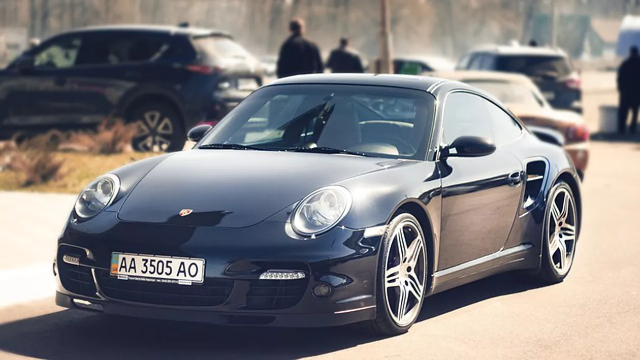 Percheziții la sediul Porsche din Stuttgart: Mai mulți angajați, SUSPECTAȚI de deturnare de FONDURI