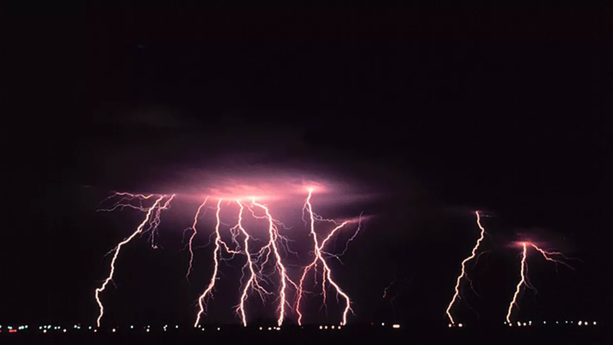 ALERTĂ METEO: Răsturnare de situație, vremea se schimbă RADICAL! Vezi care sunt cele mai afectate județe!