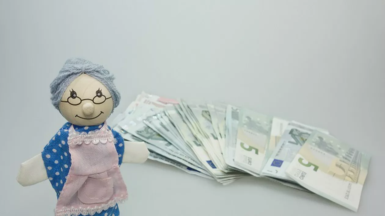 Veste şoc pentru toţi pensionarii români: Ce se întâmplă cu banii acestora din această lună! Vezi dacă eşti pe listă!