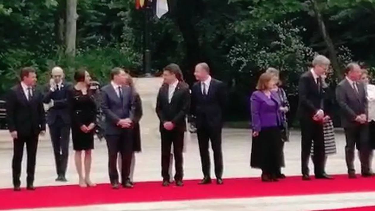Papa Francisc, așteptat la Cotroceni de GARDA DE ONOARE, oficiali de la Vatican și Comitetul de primire al Administrației Przidențiale (FOTO, VIDEO)
