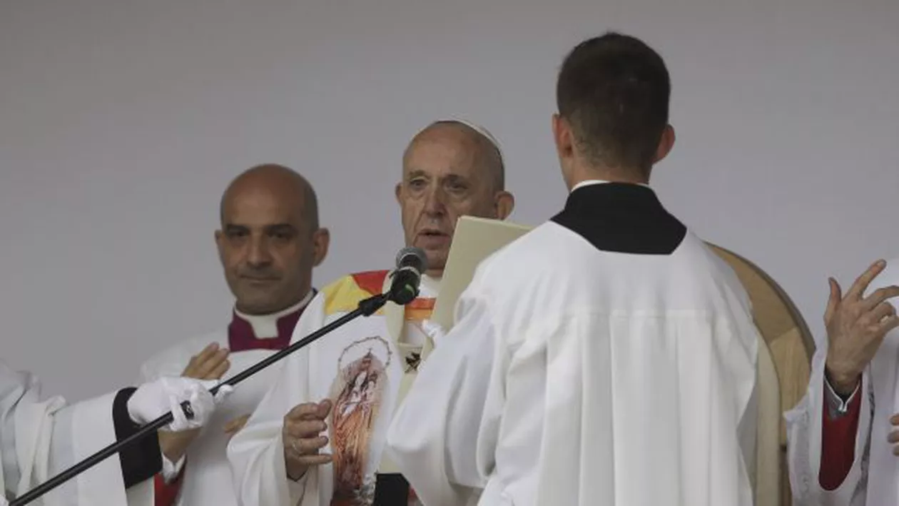 Papa Francisc, mesaj simbolic la Șumuleu Ciuc: Rănile trecutului nu pot să constituie un obstacol pentru a împiedica o mult râvnită convieţuire fraternă (VIDEO)