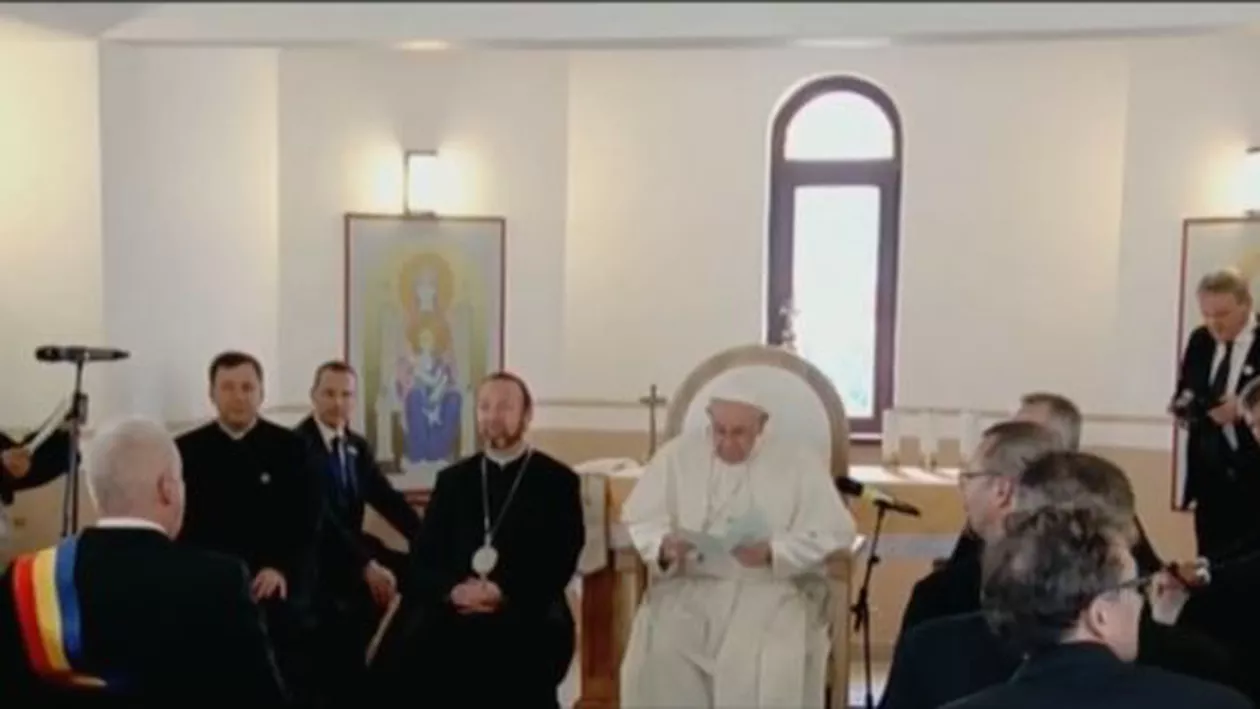 Papa Francisc, în comunitatea de romi de la Blaj: Vă cer iertare pentru momentele când, în decursul istoriei, v-am discriminat, maltratat sau v-am privit într-o manieră greşită (VIDEO)