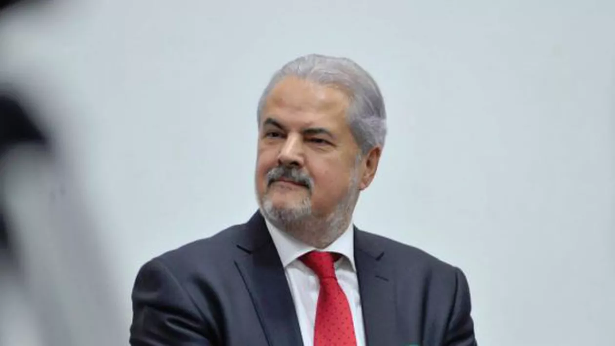 Adrian Năstase îşi continuă revenirea politică şi cere schimbări importante: PSD are nevoie de refondare, pentru a supraviețui