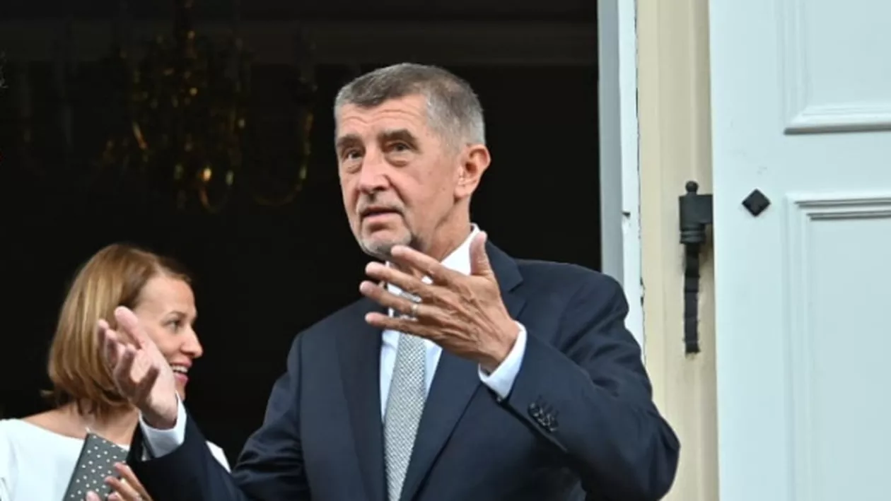 Proteste MASIVE în Cehia: Peste 100.000 de oameni au ieșit în stradă pentru a cere DEMISIA premierului (FOTO)