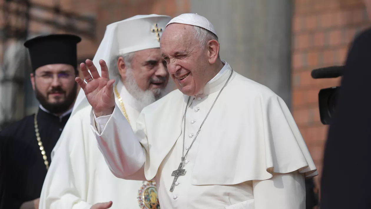 Vizita Papei Francisc în țara noastră, o amintire veșnică în sufletul românilor care l-au întâlnit. „Când a sosit, norii s-au risipit”