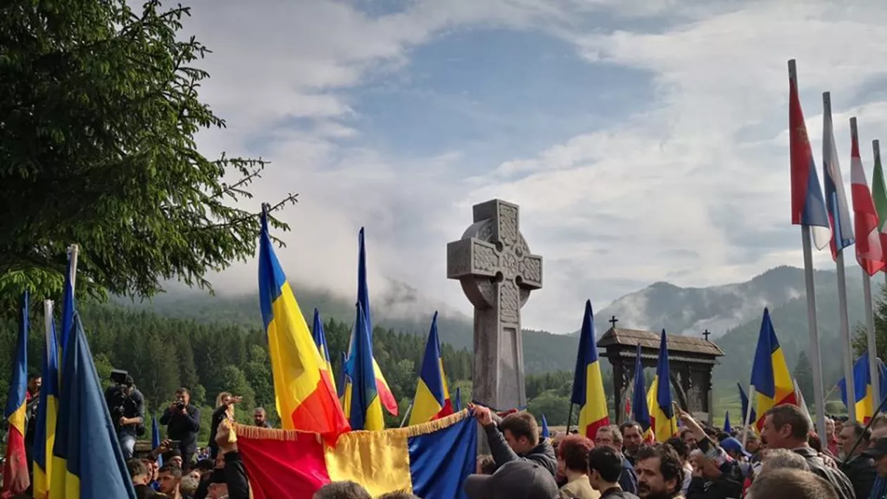 Jandarmeria Română: Pe durata evenimentului din Valea Uzului, nu au existat violențe între participanți, dar nici între participanți și forțele de ordine (VIDEO)