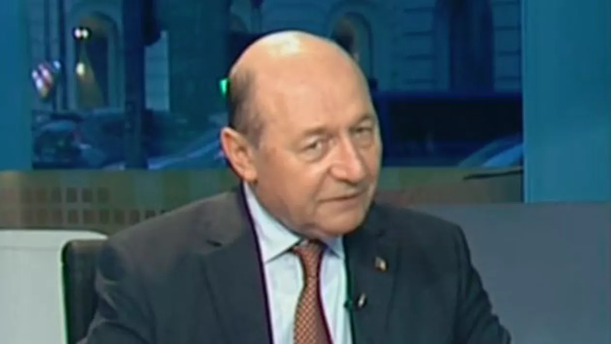 Băsescu: PMP va insista, și s-ar putea și CCR, pe valorificarea referendumului cu 300 de parlamentari. De câte ori se deschide subiectul revizuirii Constituției, acel referendum trebuie luat în discuție (VIDEO)