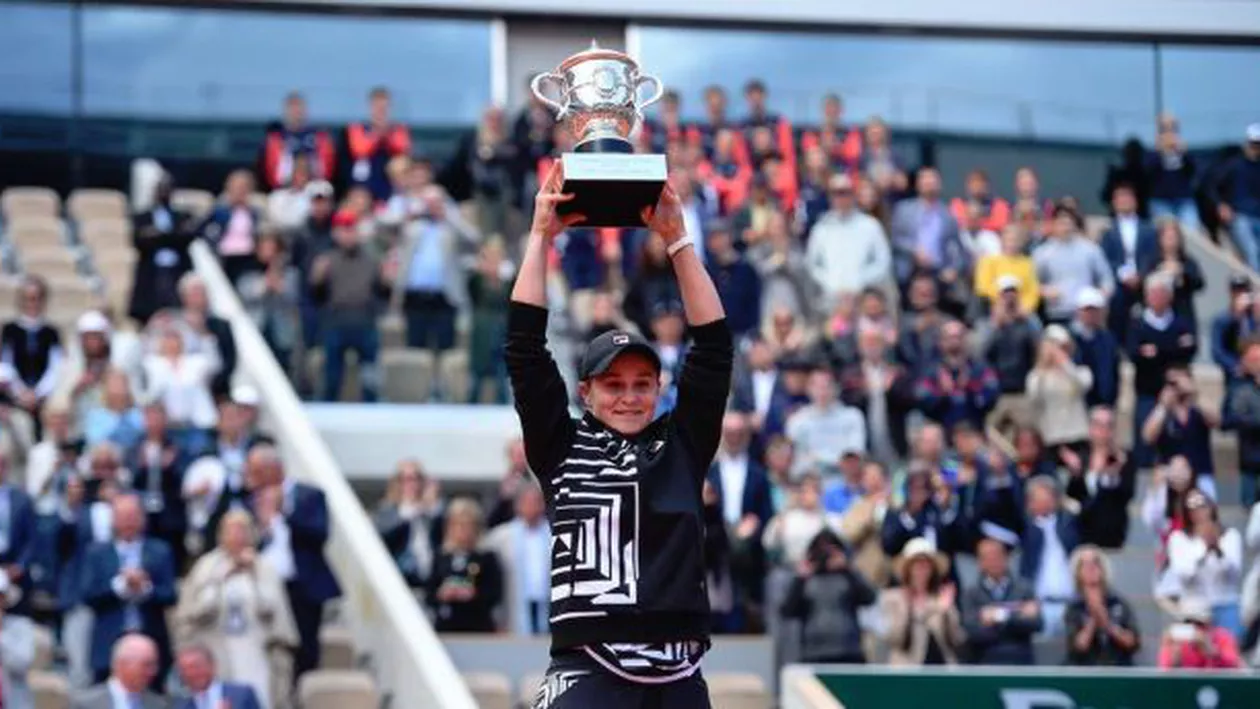 Roland Garros are o nouă campioană: Ashleigh Barty a preluat trofeul de la Simona Halep