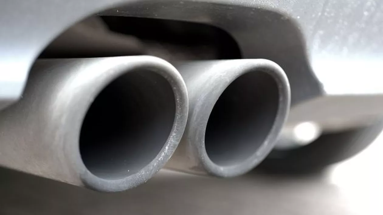 Mașinile diesel, interzise oficial, românii au intrat în panică: Anunțul a fost făcut de Comisia Europeană, măsura a intrat în vigoare