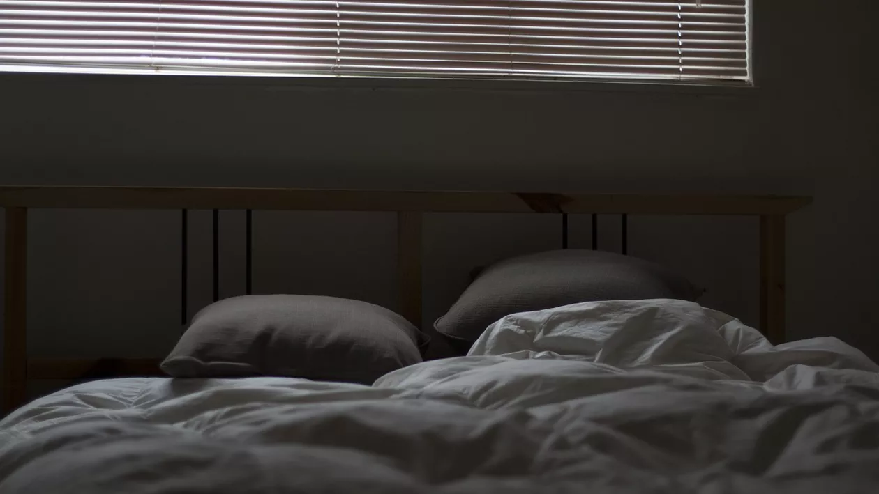 ATENȚIE! MORȚI SUSPECTE la hotel! Al patrulea turist DOBORÂT DECISIV de un simplu pahar de whisky din minibar...