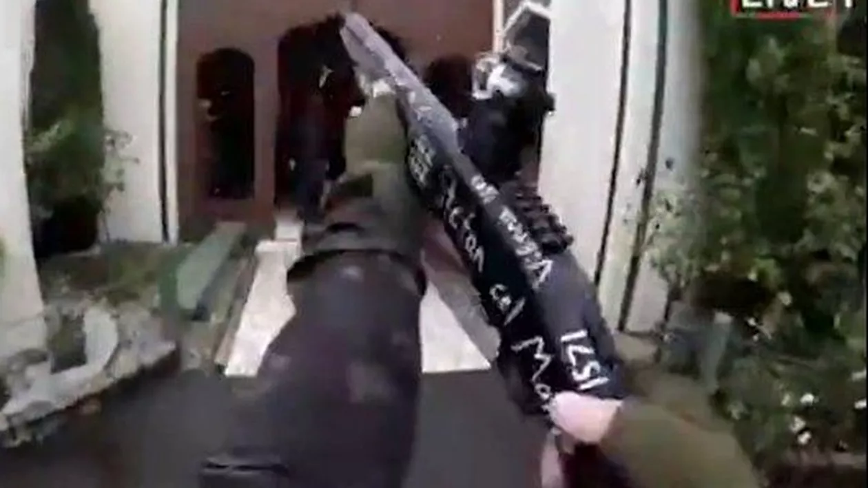 Bărbatul care a transmis live atacul terorist din Christchurch a fost trimis la închisoare. El se comparase cu un lider nazist