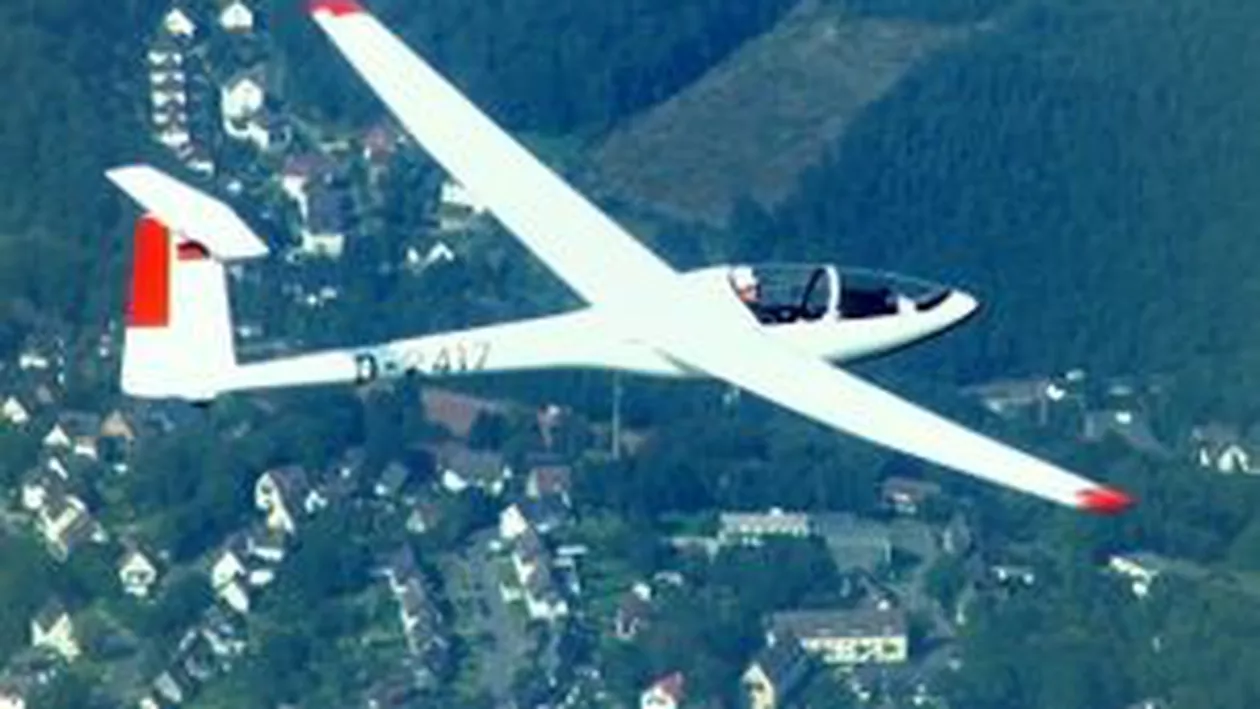 Al doilea INCIDENT aviatic în doar câteva ore: Aterizare forțată pe un câmp din Covasna