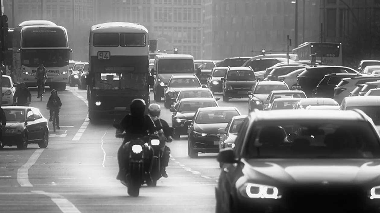 Mașinile diesel sunt interzise oficial: Veste bombă pentru trei milioane de mașini din România. Pe unde nu mai au voie să circule românii...