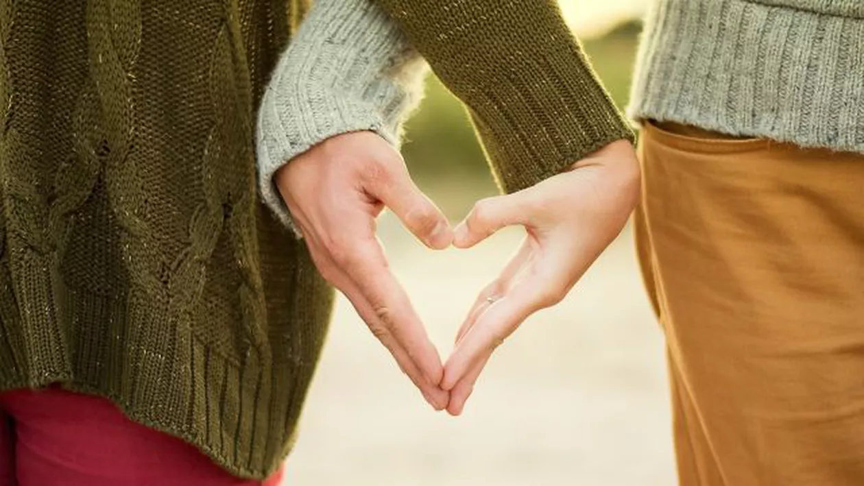 NOU! Horoscop zilnic DRAGOSTE pentru azi, JOI 4 IULIE 2019. Ce-ți aduce Saturn, lordul karmei, în amor?