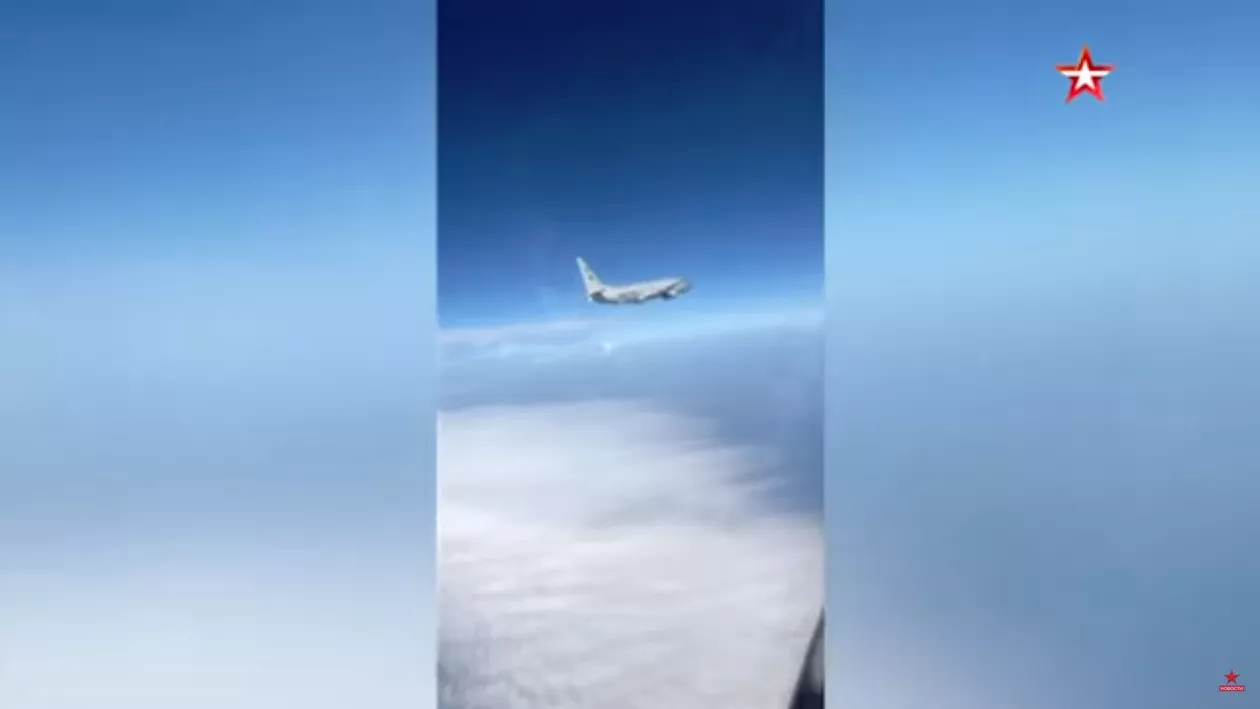 Momente tensionate la Marea Neagră: Un avion de vânătoare Su-27 a interceptat un avion american de cercetare, pentru că se apropiase prea tare de granițele Rusiei (VIDEO)