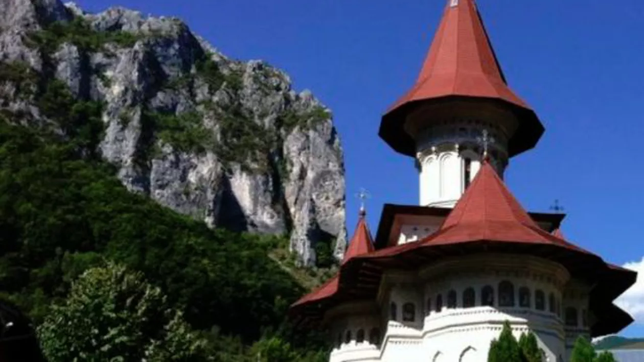 De ce a ars Mănăstirea Râmeț: Autoritățile au stabilit cauza oficială