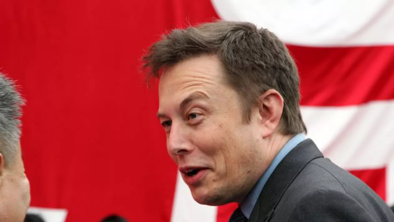Elon Musk vine cu o nouă idee revoluţionară: Lucrează la un sistem prin care creierul uman ar putea ajunge să preia anumite funcţii ale computerelor