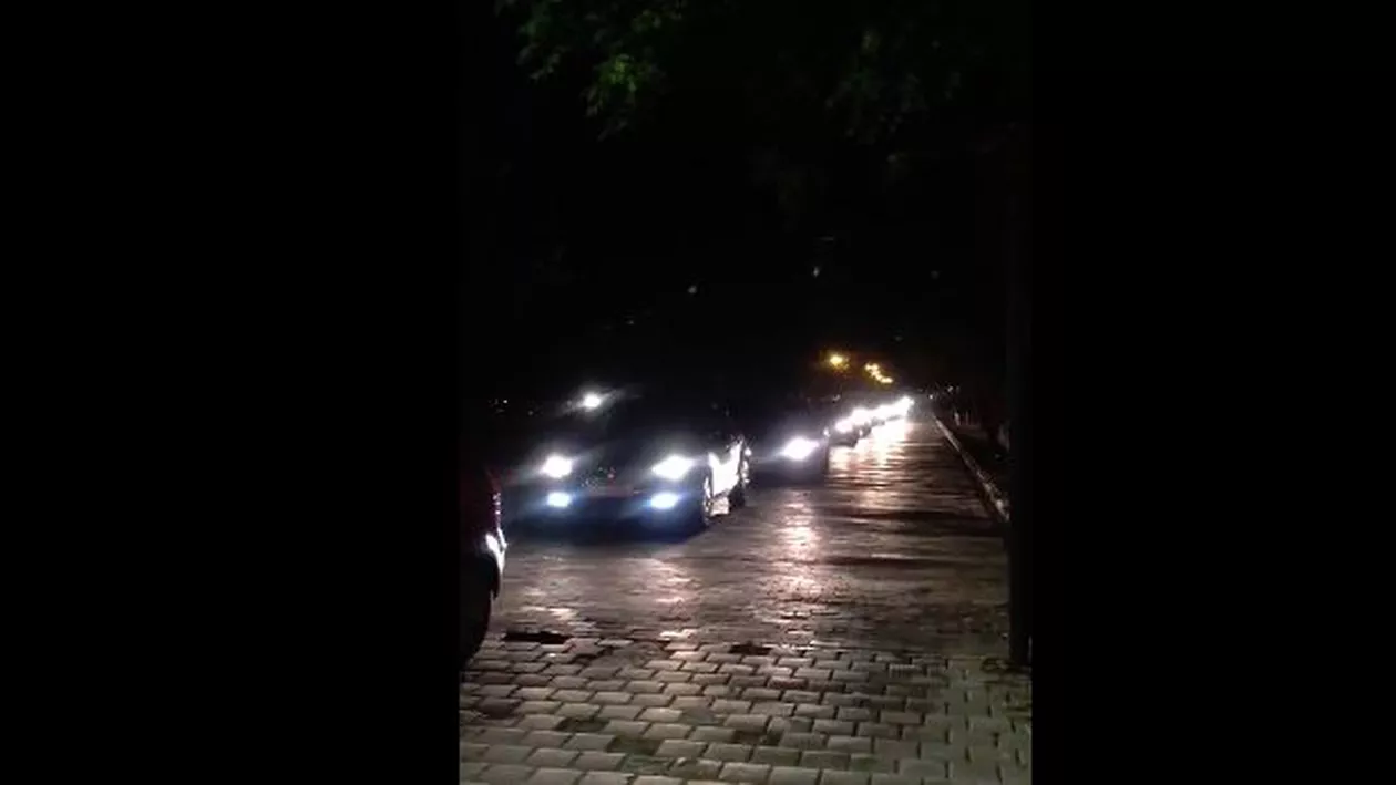 Concertul Bon Jovi, urmărit GRATIS din curtea Parlamentului. ''Nesimțirea politicienilor e fără limite, nici măcar un bilet nu plătesc și nici cu prostimea nu vor să se amestece'' (VIDEO)