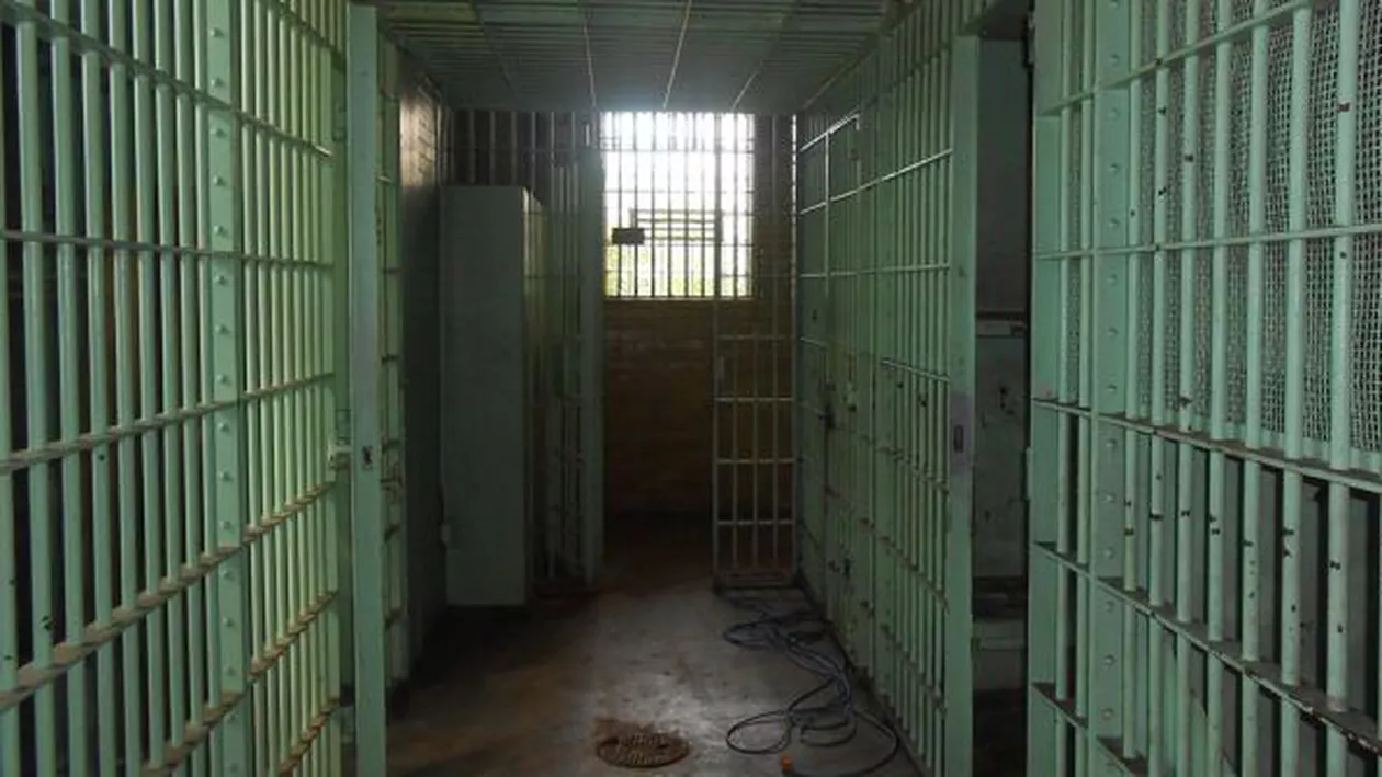 După nenumărate proteste a fost promulgat statutul polițiștilor din penitenciare