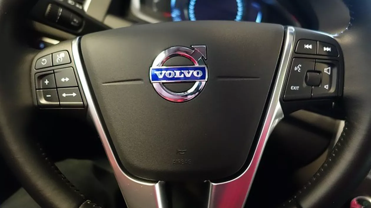 Volvo recheamă în service peste 500.000 de automobile din toată lumea