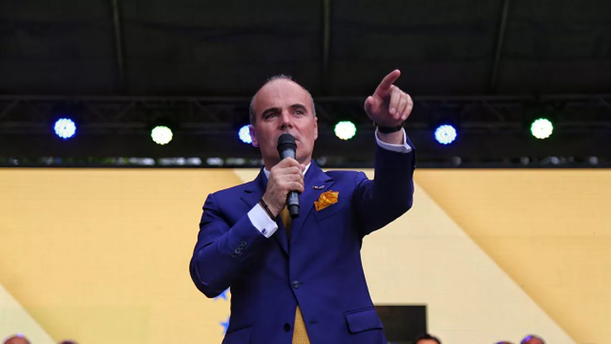 Scandal în opoziţie! Rareş Bogdan îi dă replica lui Dan Barna după atacul la Iohannis: 'Vine cu politicianisme ieftine' (VIDEO)