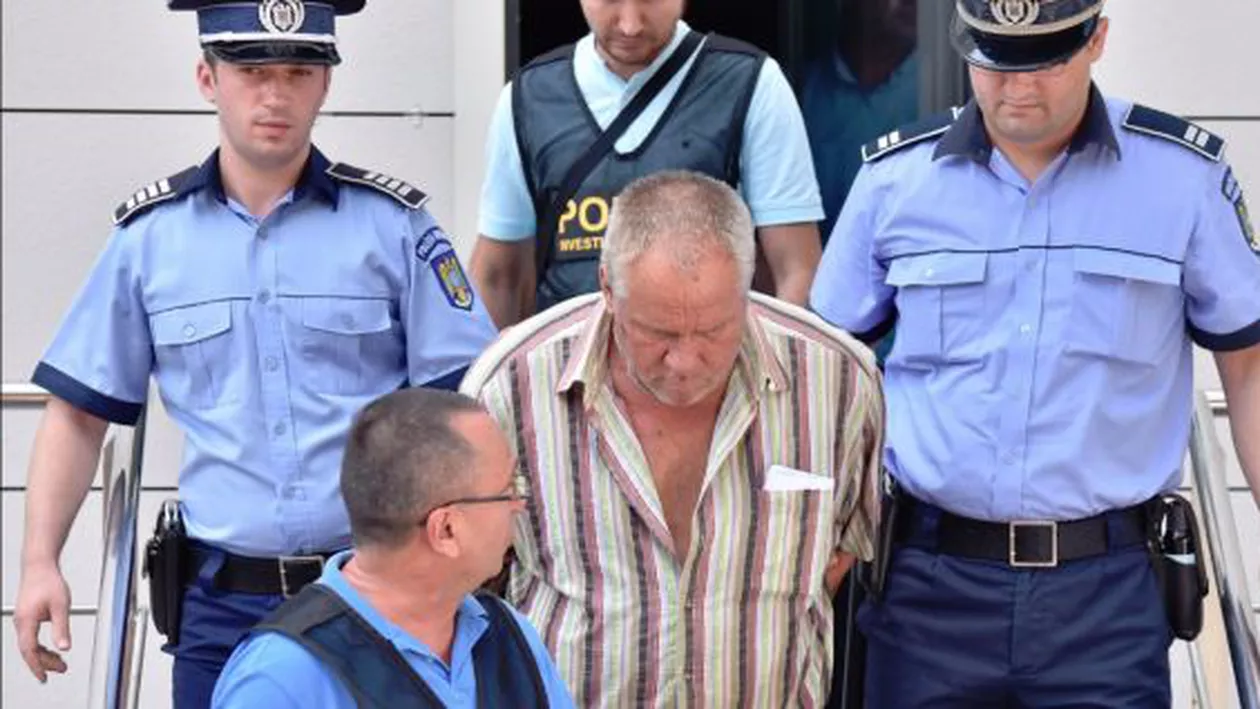 CRIME ÎN SERIE ÎN CARACAL / Gheorghe Dincă a fost dus, luni dimineață, în casa ororilor pentru o nouă reconstituire (VIDEO)