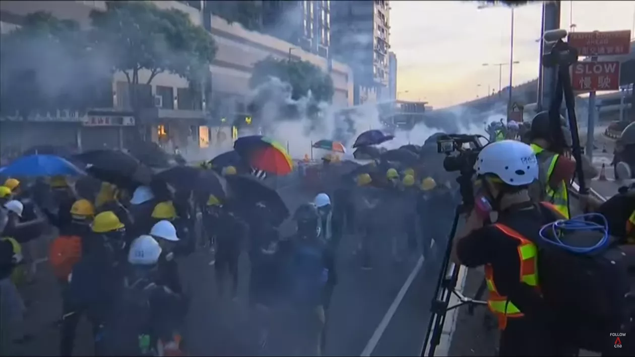 Proteste fără precedent în Hong Kong! A fost declanșată greva generală iar metroul a fost blocat