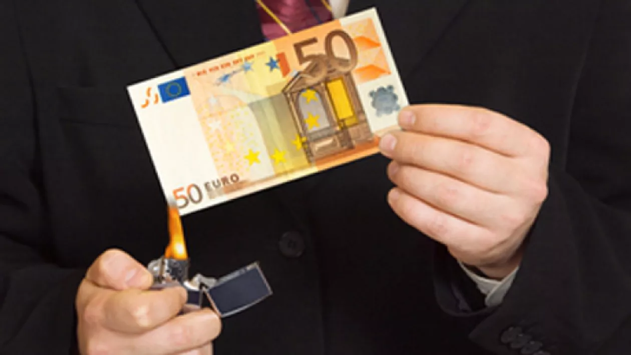RISIPĂ de MILIOANE DE LEI de la bugetul statului! Bazin de polo din Arad, ÎNCHIS pentru REPARAȚII la doar TREI LUNI de la INAUGURARE