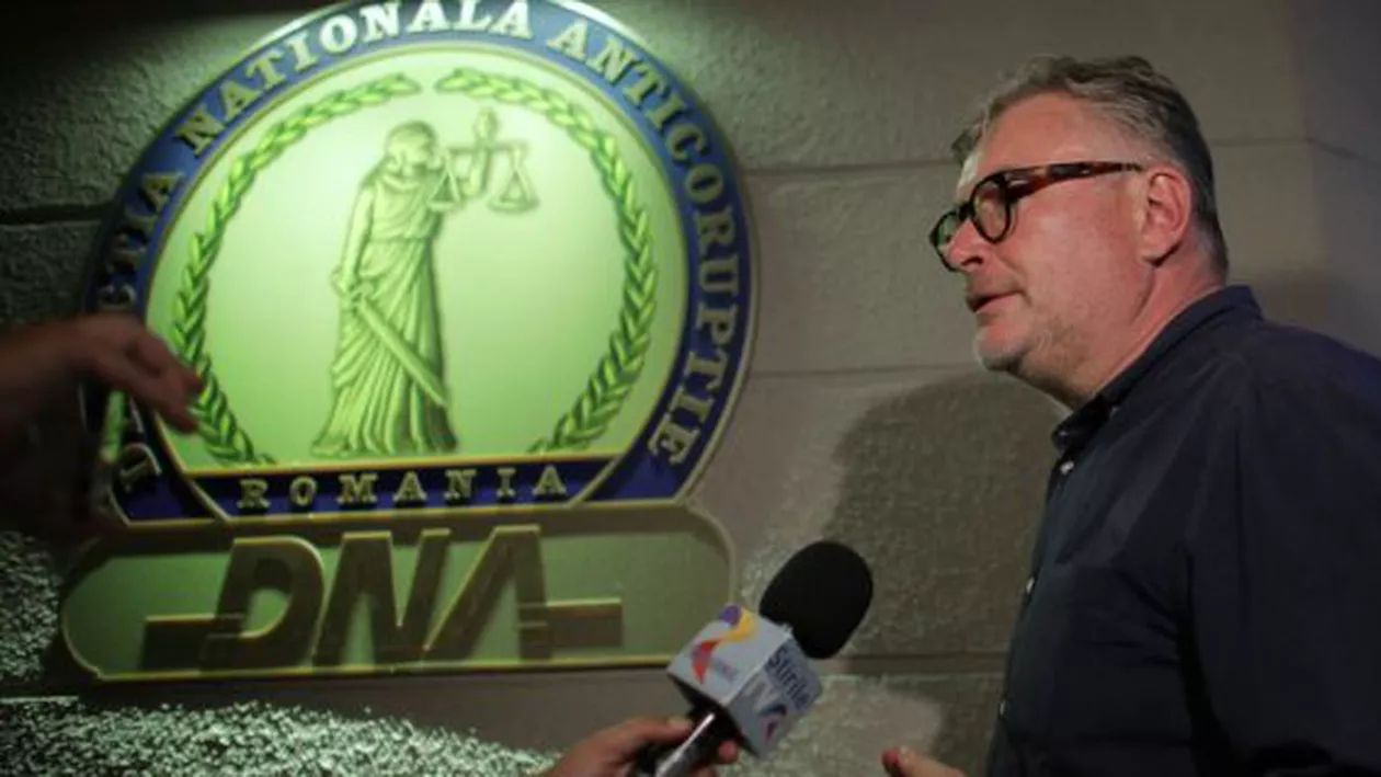 Sorin Mîndruţescu pleacă din funcţiile deţinute în cadrul Fondului Proprietatea, după ce a fost inculptat de DNA pentru luare de mită din poziţia de director general Oracle