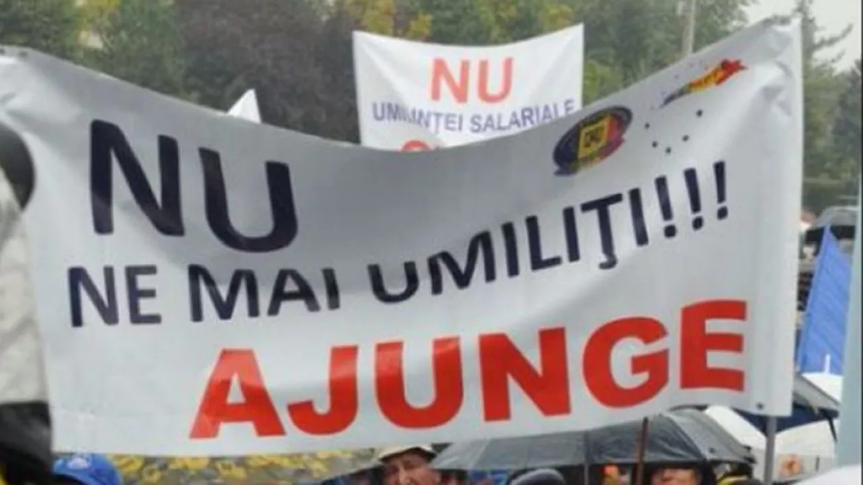 Guvernul TAIE DIN BANI pentru mii de bugetari. Sindicaliștii anunță proteste!