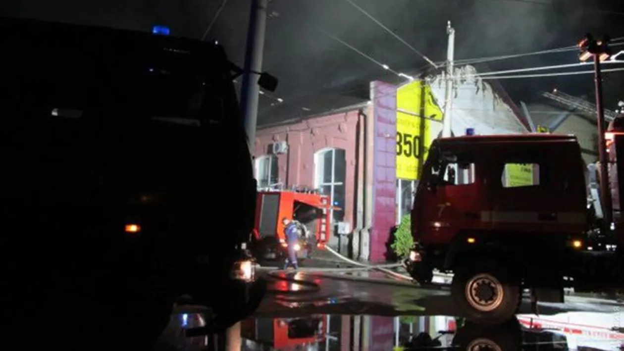 ALERTĂ: Opt oameni ARȘI DE VII pe litoralul Mării Negre! Incendiul a făcut PRĂPĂD sâmbătă la prima oră (VIDEO, FOTO)