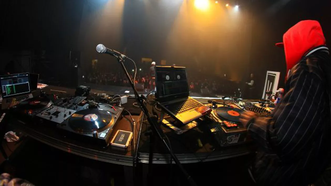 TRAGEDIE la un concert rap: Cel puțin cinci oameni au murit în urma unei busculade 