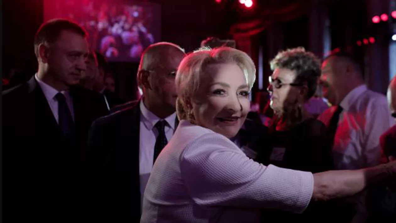 Viorica Dăncilă, primită la Congresul PSD pe melodia 'Eye of Tiger', făcută celebră de filmul 'Rocky (VIDEO)