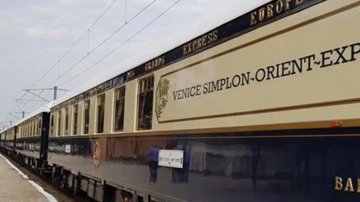 Faimosul tren ORIENT EXPRESS tranzitează România, în drumul său de la Paris spre Istanbul