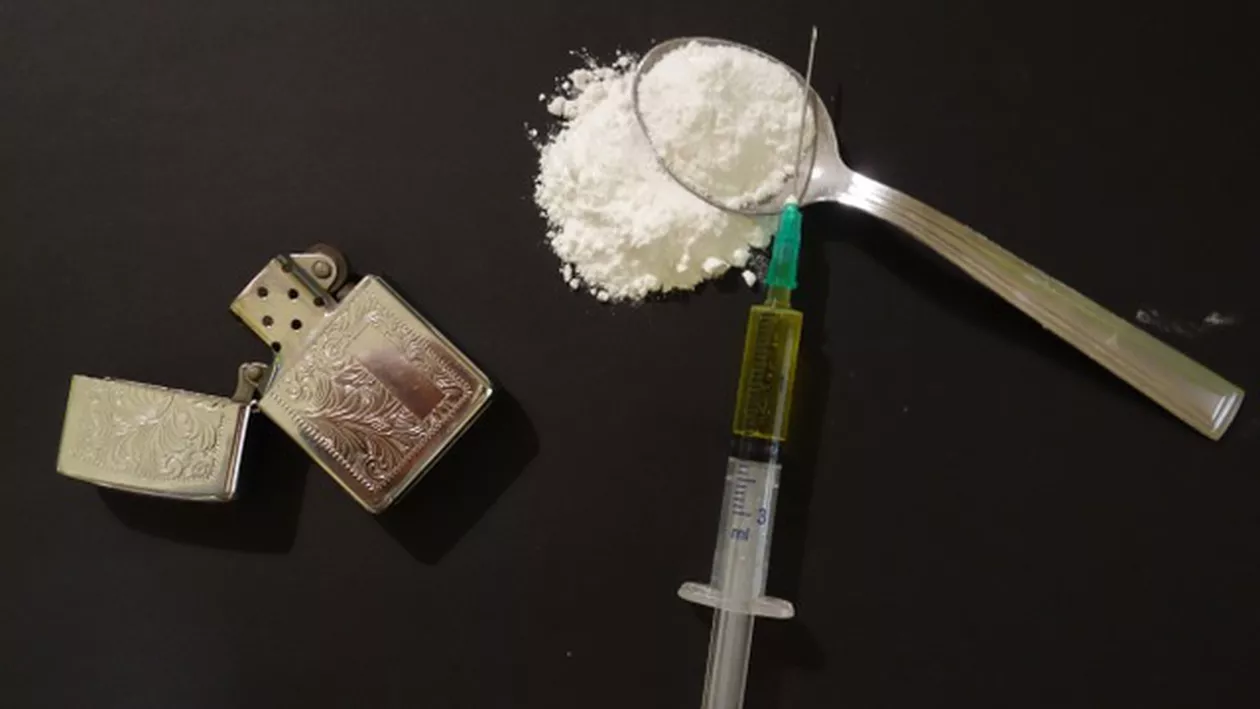 Poliţia britanică a dat lovitura:  Captură record de 1,3 tone de heroină, ascunsă printre halate de baie