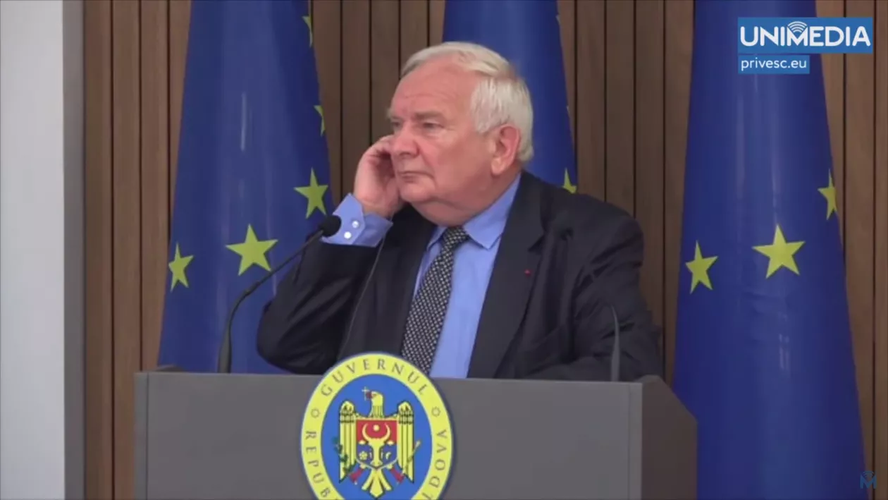 Cum răspunde liderul PPE când este întrebat dacă a primit cadouri de la Vlad Filat. Fostul premier al Republicii Moldova a ajuns la închisoare pentru fapte de corupție (VIDEO)