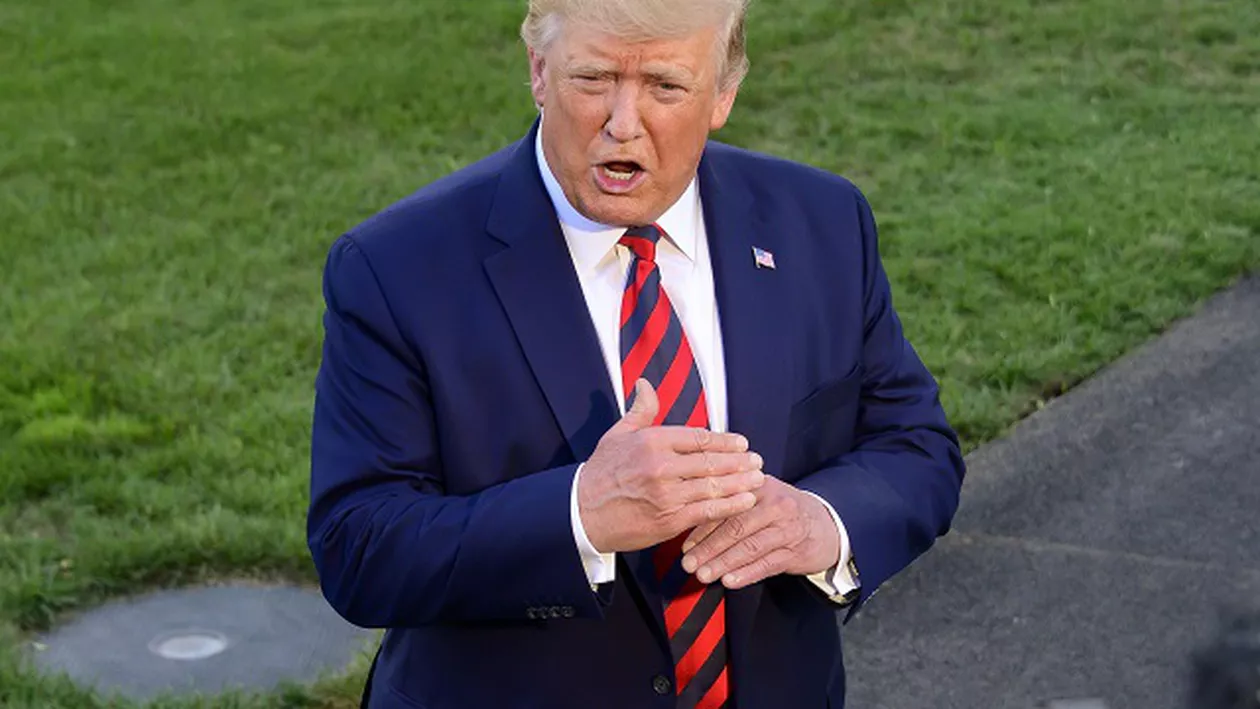 Donald Trump explică de ce are fața portocalie: 'E vina becului economic' (VIDEO)